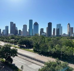 beautiful exterior view at 2100 Memorial Columbia located in Houston, TX