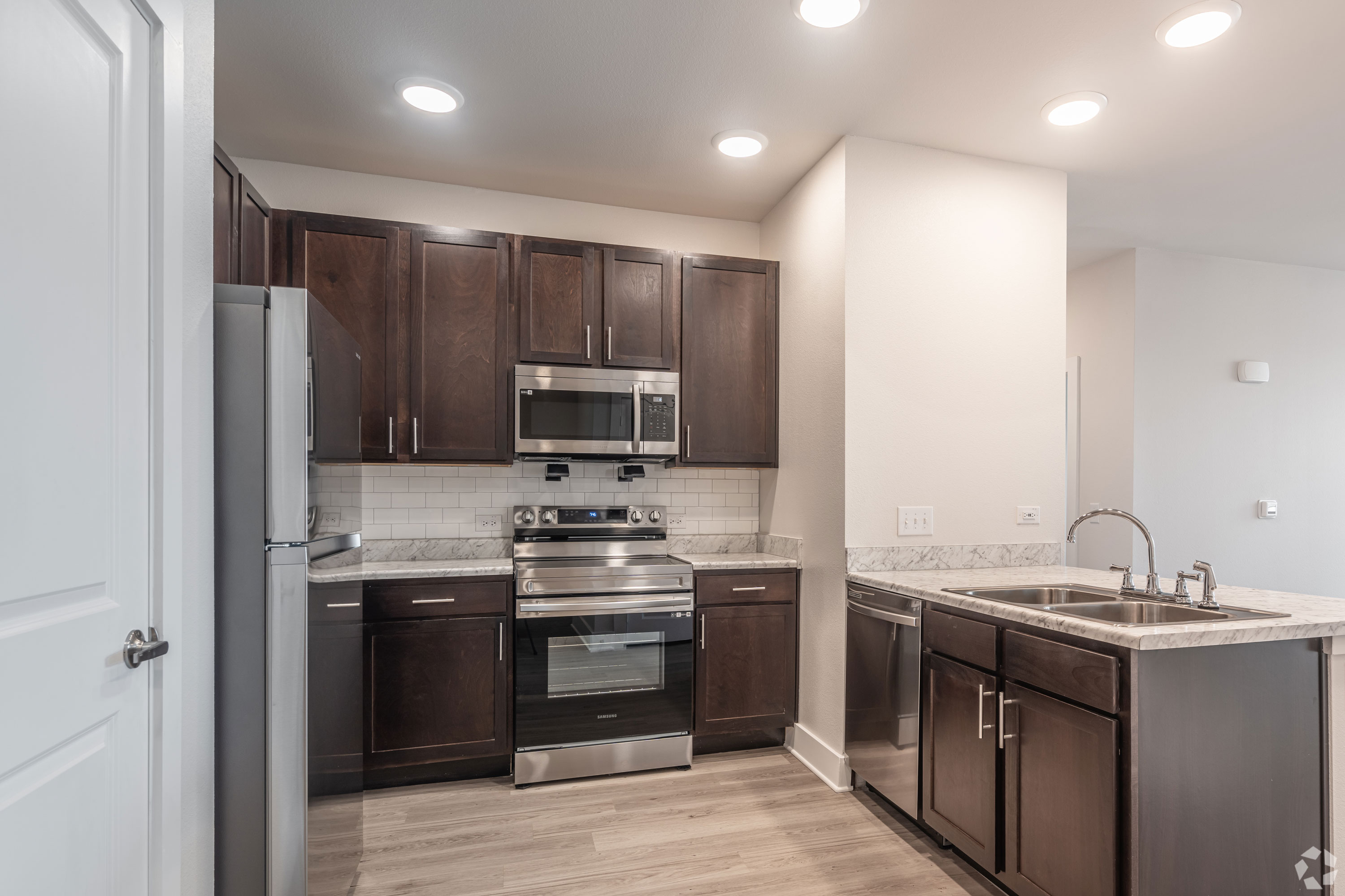 kitchen at Columbia Senior at 2100 Memorial located in Houton TX