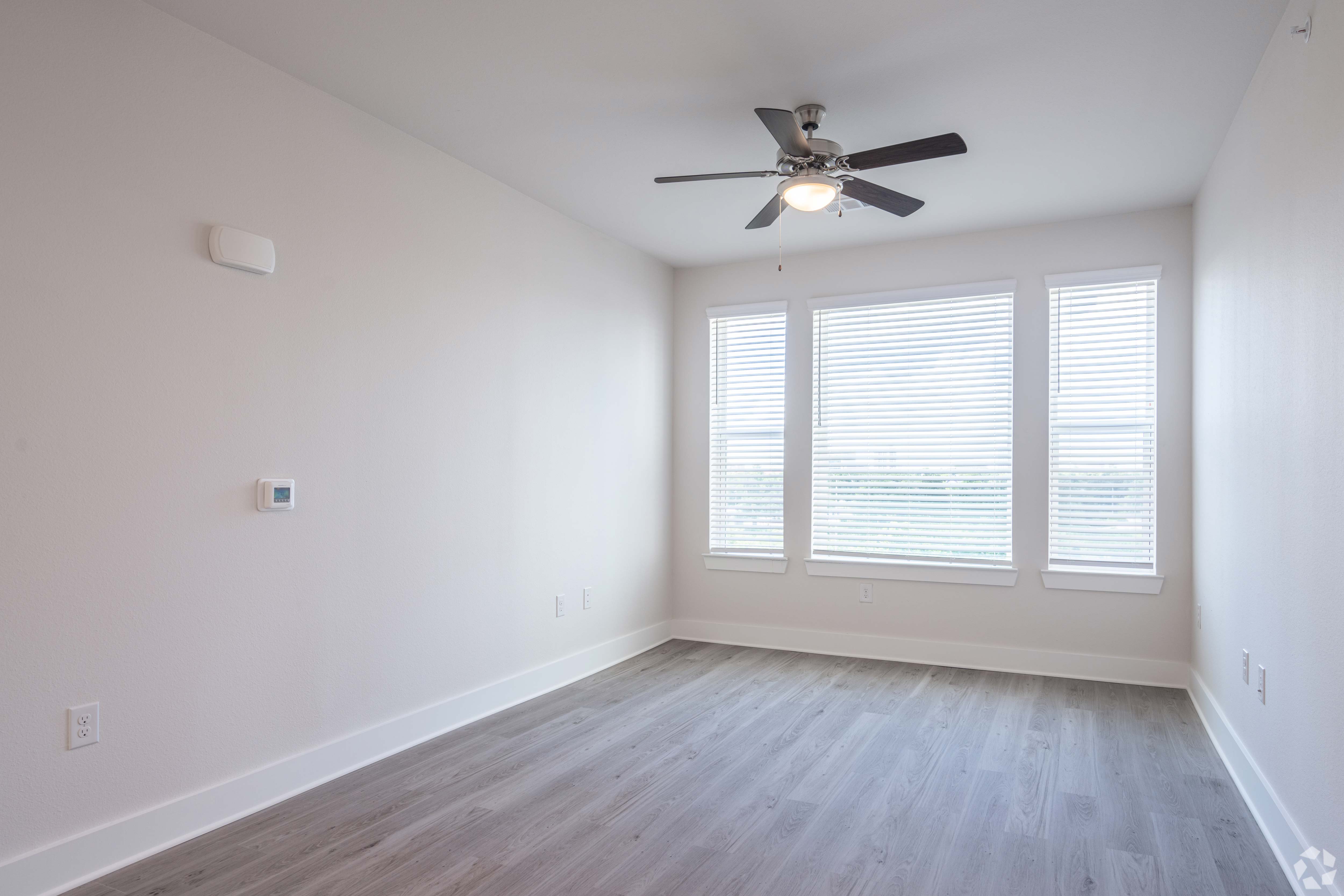 bedroom  at Columbia Senior at 2100 Memorial located in Houton TX