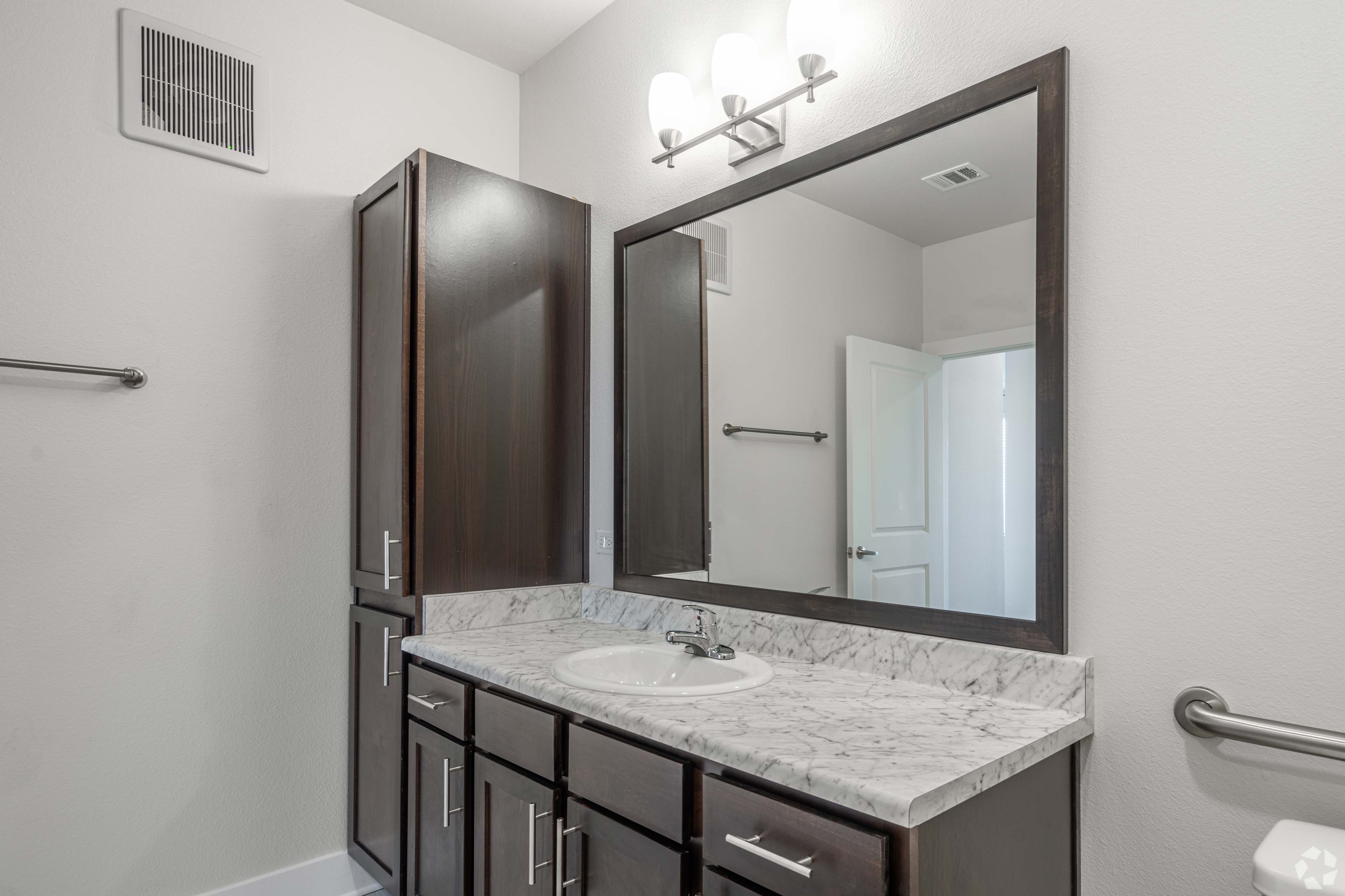 bathroom at Columbia Senior at 2100 Memorial located in Houton TX